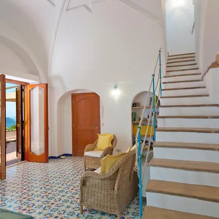 Holiday home Sweet With Outdoor Unheated Whirlpool Tub Praiano
