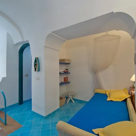 Holiday home Sweet With Outdoor Unheated Whirlpool Tub Praiano