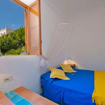 Sweet With Outdoor Unheated Whirlpool Tub Holiday home *